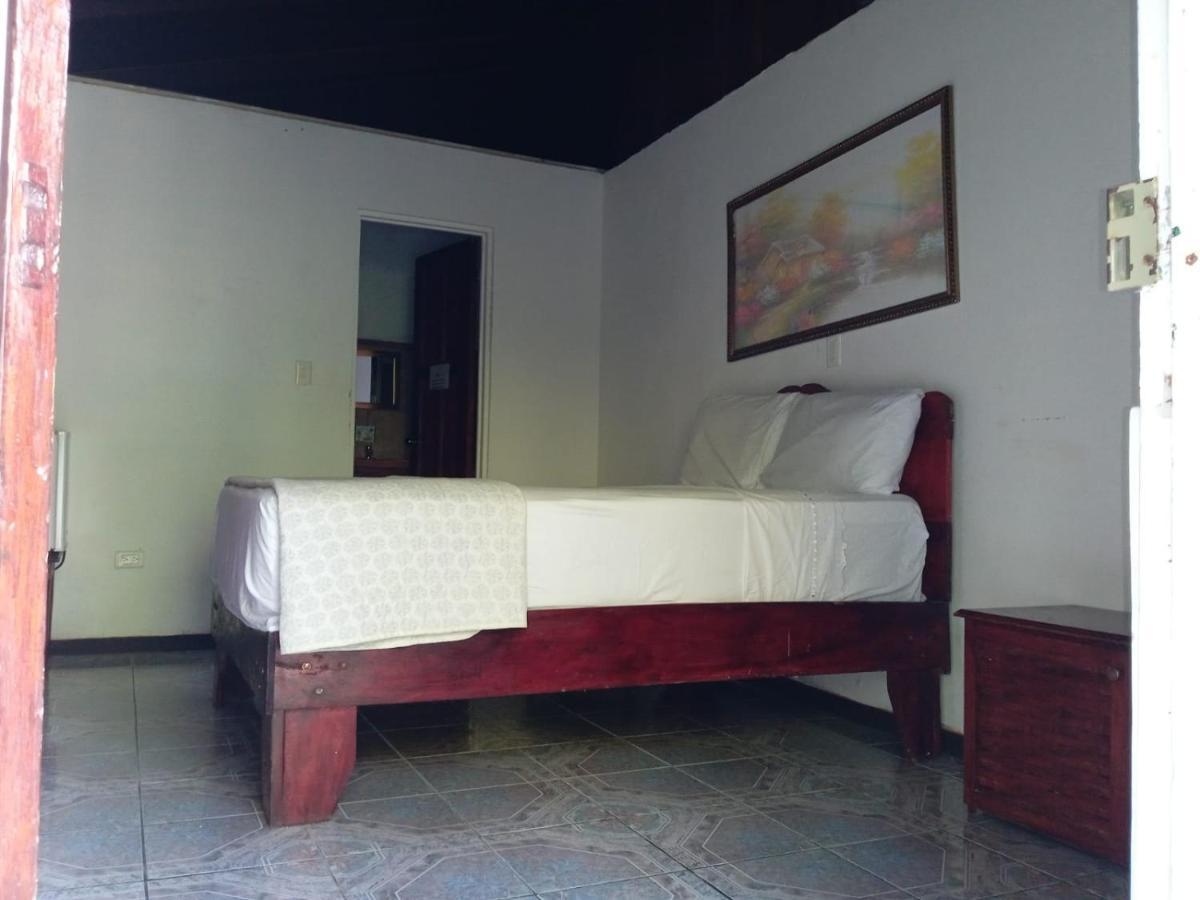 Hostel Manuel Antonio Park Jungle Esterno foto